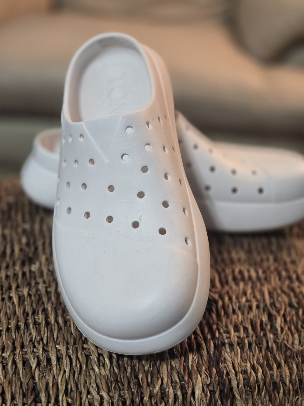 TOMS Alpargata Mallow Molded Mule Clogs White Women's Size 10 NWT